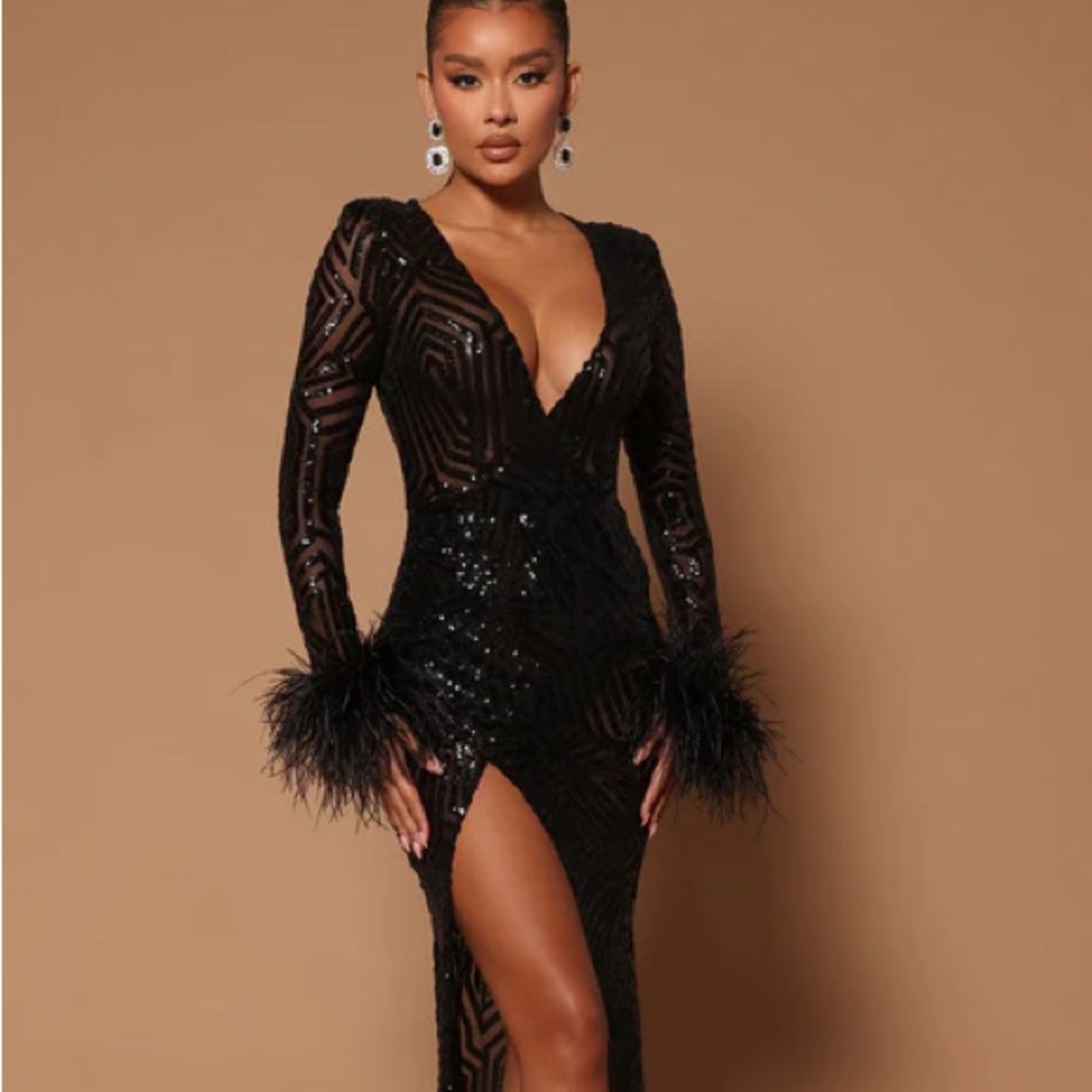 Black sequin Maxi Dress - Formal
attire Worn Once